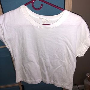 FOREVER 21 WHITE TEE!!